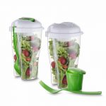 13719 - COPO SALADA 850ML COM GARFO E SUPORTE PARA MOLHO